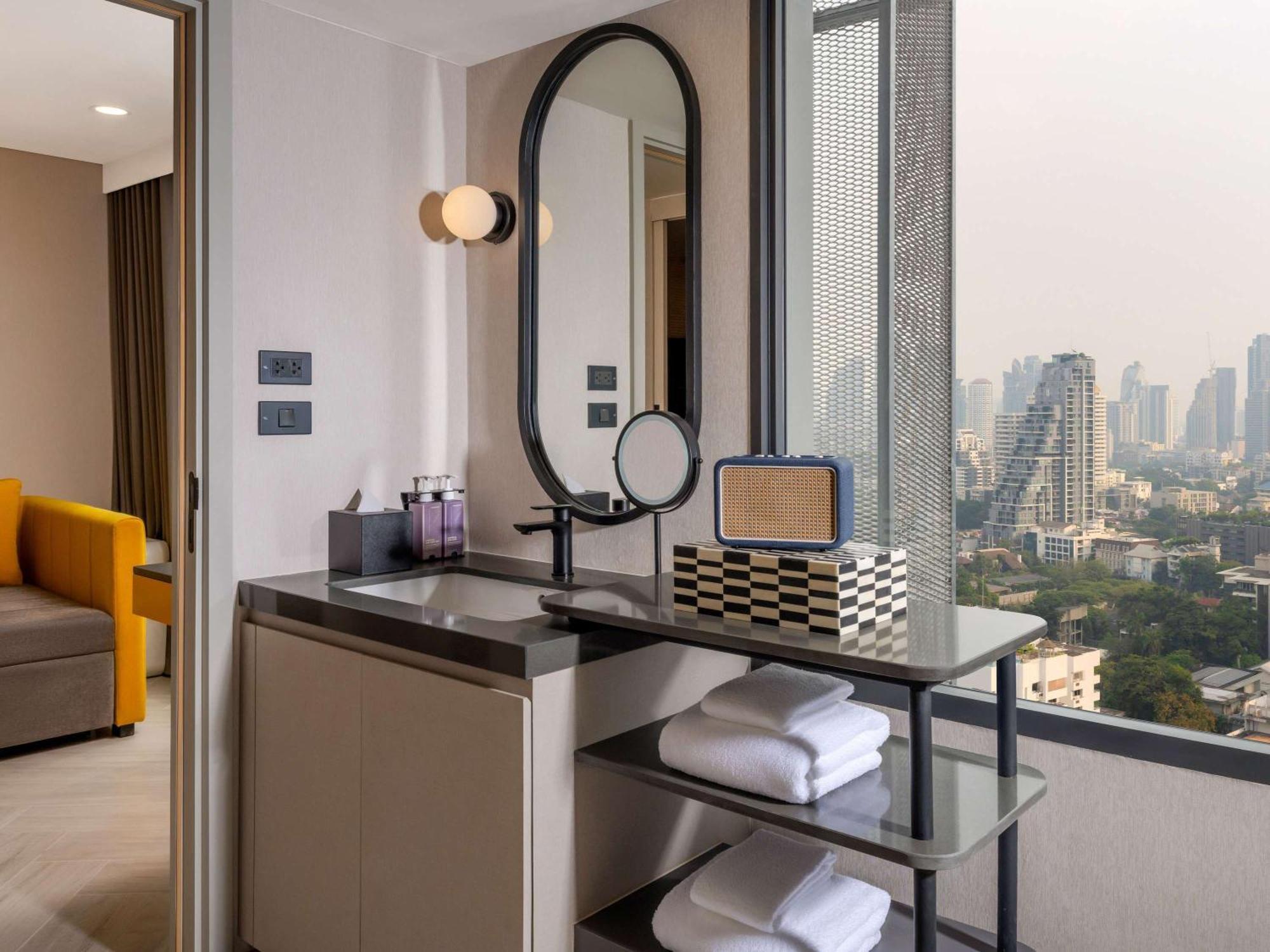 Tribe Living Bangkok Sukhumvit 39 By Accorhotels Exteriör bild