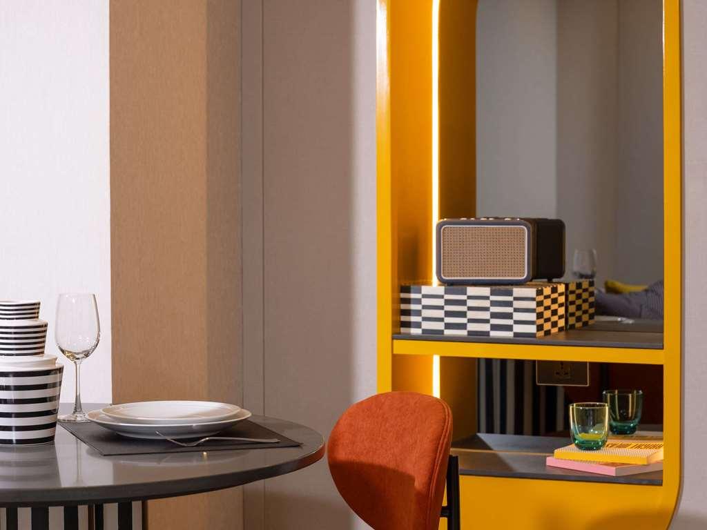 Tribe Living Bangkok Sukhumvit 39 By Accorhotels Rum bild
